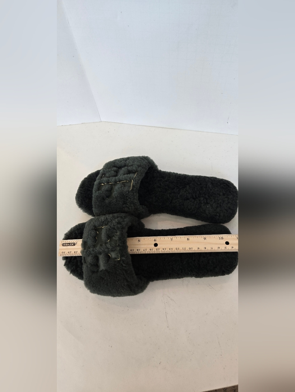 Tory Burch Dark Green Shearling Slide Sandals with Gold Logo Accent - Picture 10 of 11